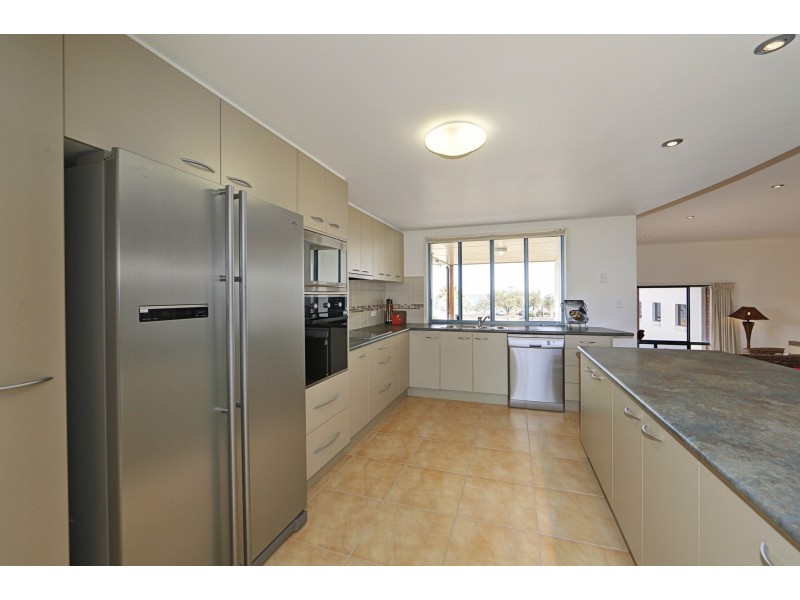2 Arthur Brown Court, Coral Cove QLD 4670