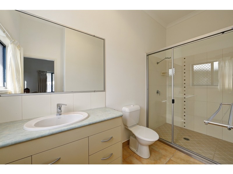 2 Arthur Brown Court, Coral Cove QLD 4670