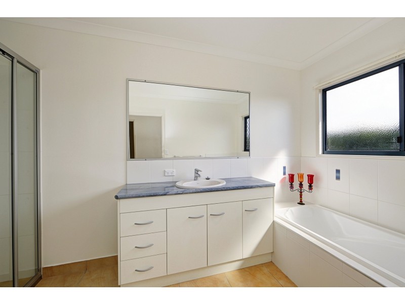 2 Arthur Brown Court, Coral Cove QLD 4670