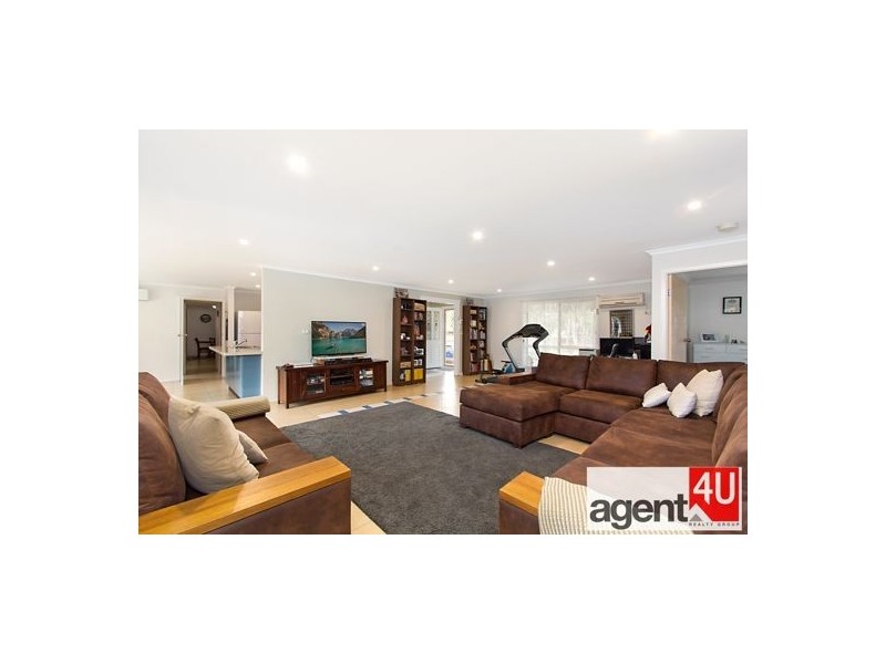 9 Hughes Street, Londonderry NSW 2753