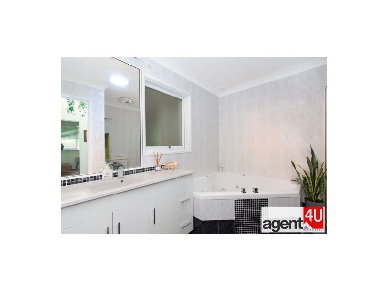 7 Fairways Avenue, Leonay NSW 2750