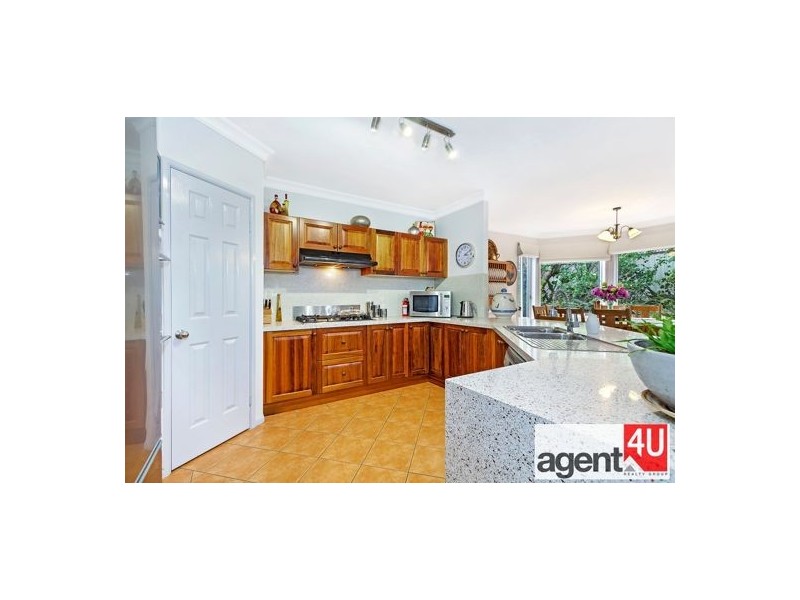 8 Middleton Avenue, Cranebrook NSW 2749