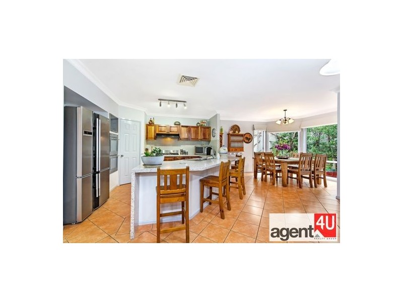 8 Middleton Avenue, Cranebrook NSW 2749