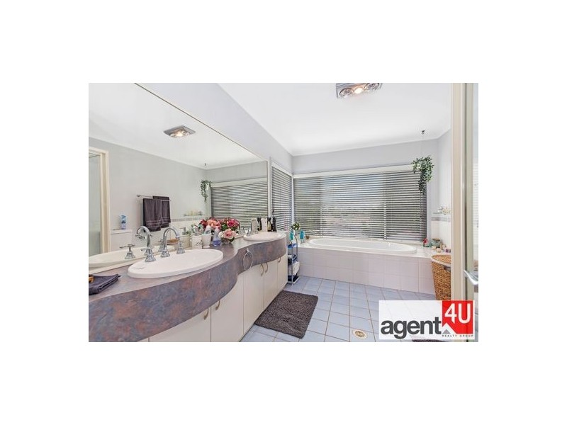 8 Middleton Avenue, Cranebrook NSW 2749