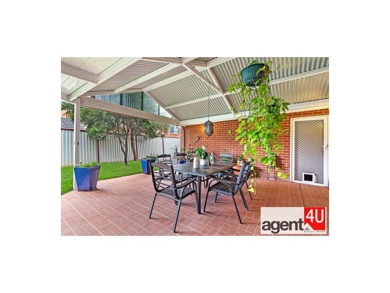 8 Middleton Avenue, Cranebrook NSW 2749