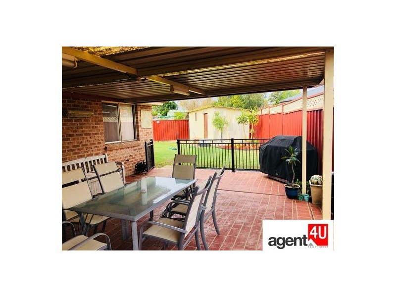 38 Barker Street, Cambridge Park NSW 2747