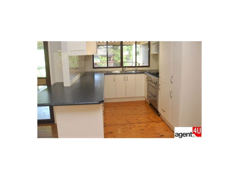 4 Rosella Place, Cranebrook NSW 2749