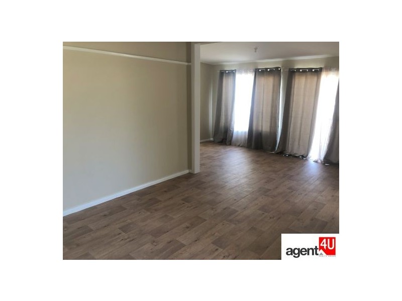 8 Inglis Ave, St Marys NSW 2760