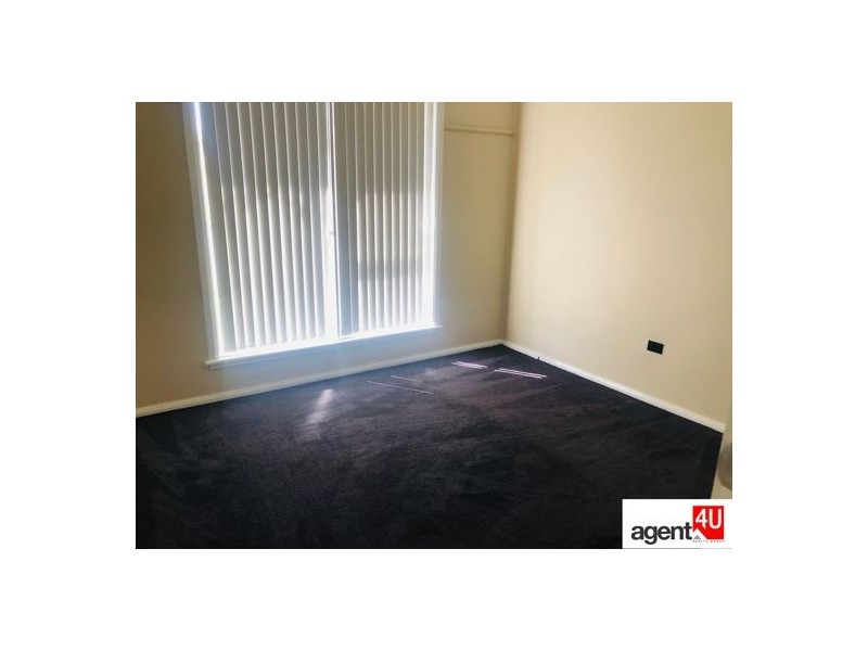 8 Inglis Ave, St Marys NSW 2760