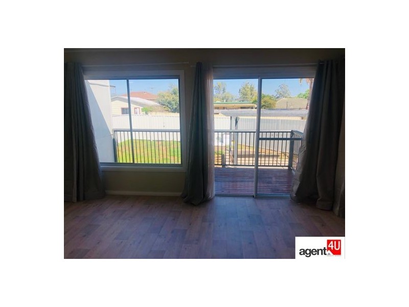 8 Inglis Ave, St Marys NSW 2760