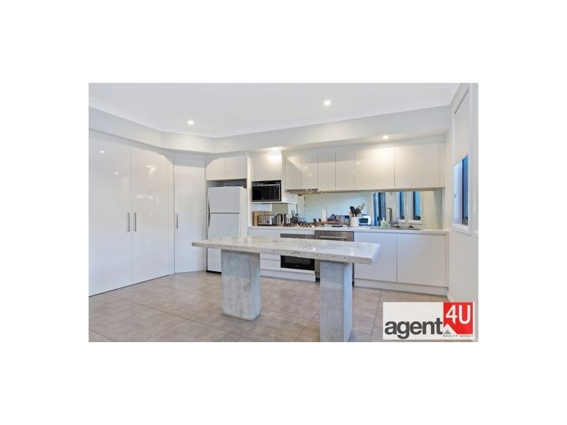136 Lord Sheffield Cct, Penrith NSW 2750