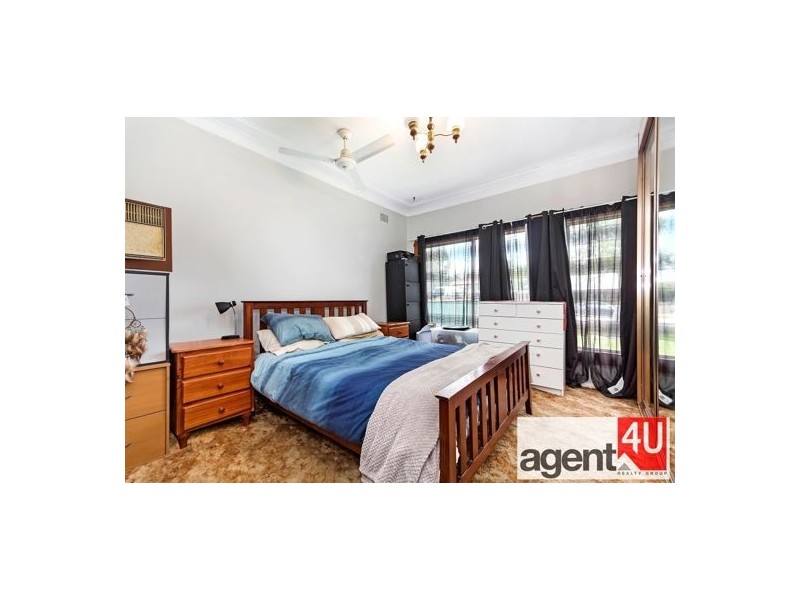 70 College Street, Cambridge Park NSW 2747