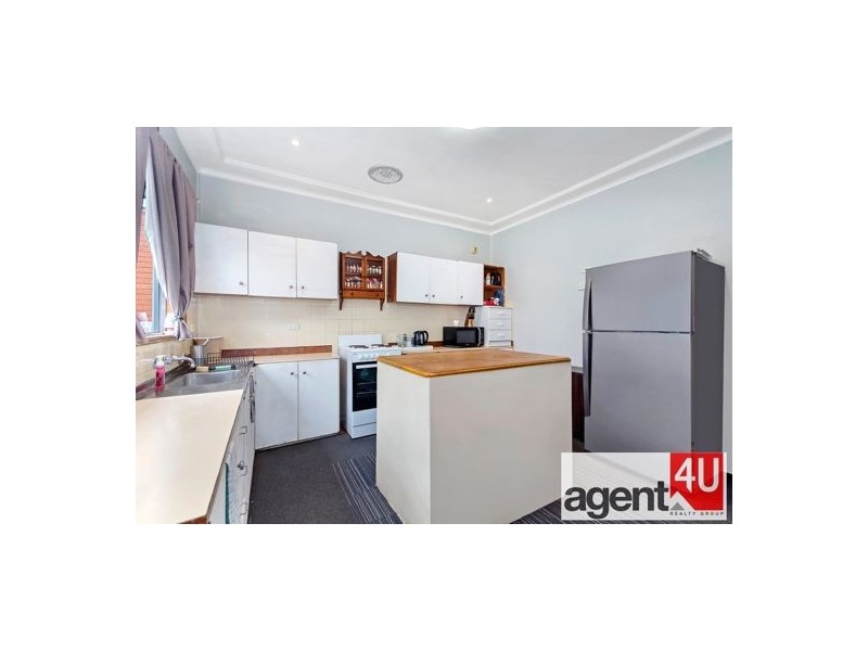 70 College Street, Cambridge Park NSW 2747