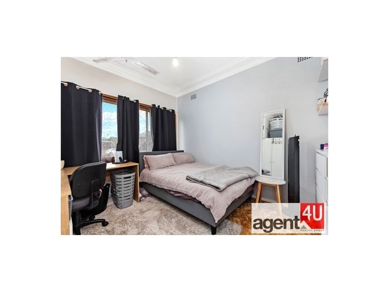 70 College Street, Cambridge Park NSW 2747