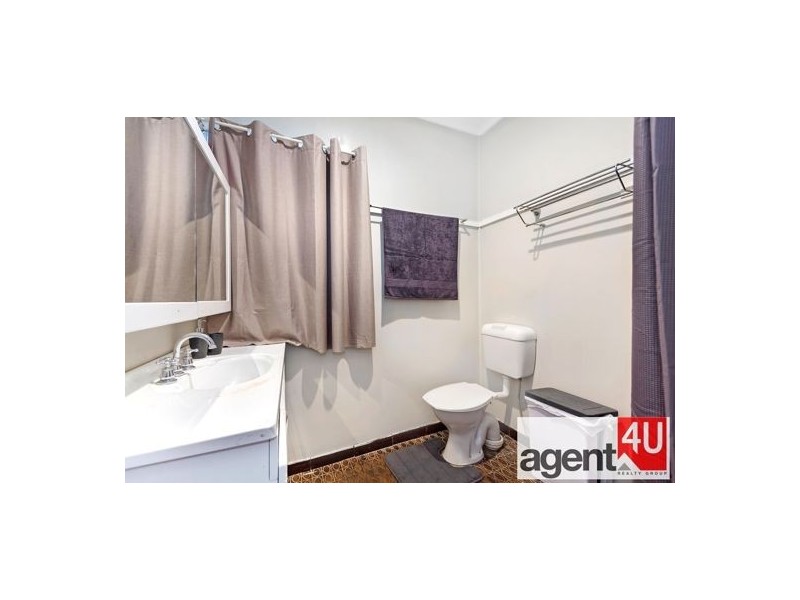 70 College Street, Cambridge Park NSW 2747