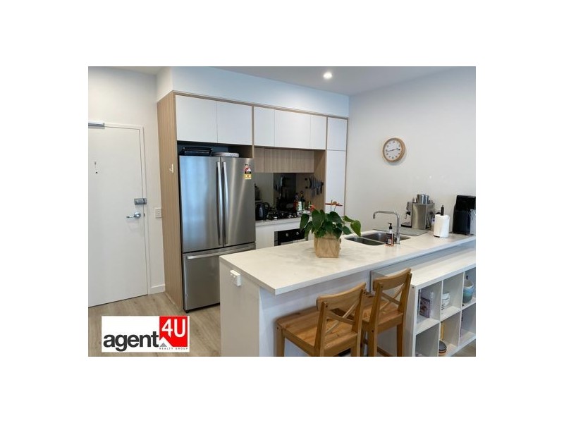 810/8 Aviators way, Penrith NSW 2750