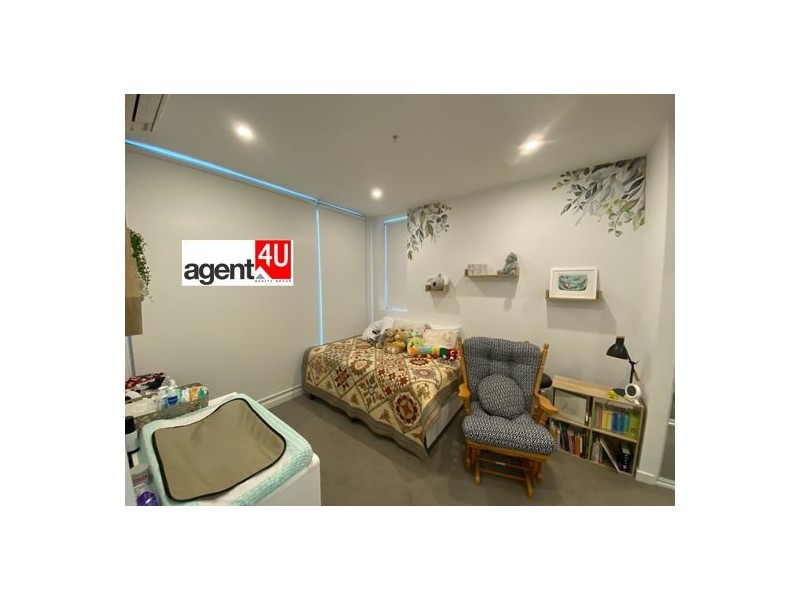 810/8 Aviators way, Penrith NSW 2750