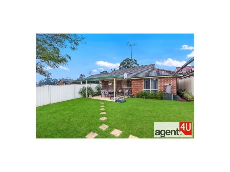 37 Harwood Circuit, Glenmore Park NSW 2745
