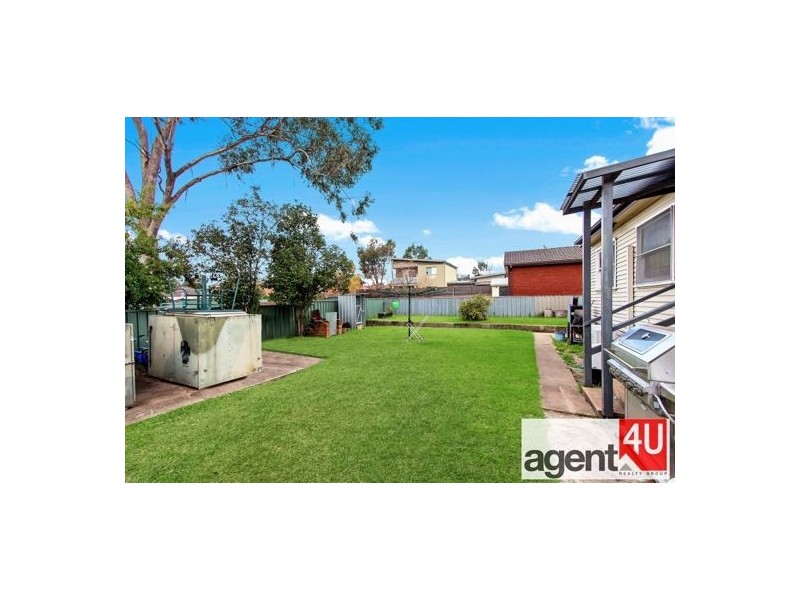 52 Bringelly Road, Kingswood NSW 2747