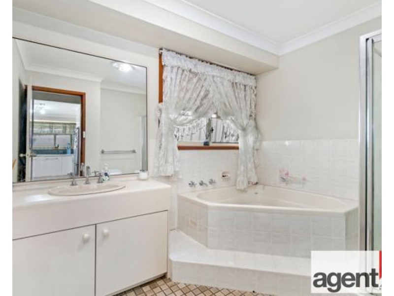 5 Fitzgerald Place, Glenmore Park NSW 2745