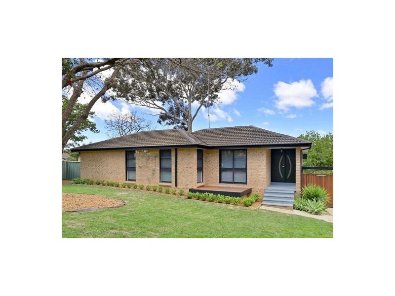 8 Elk Place, Cranebrook NSW 2749