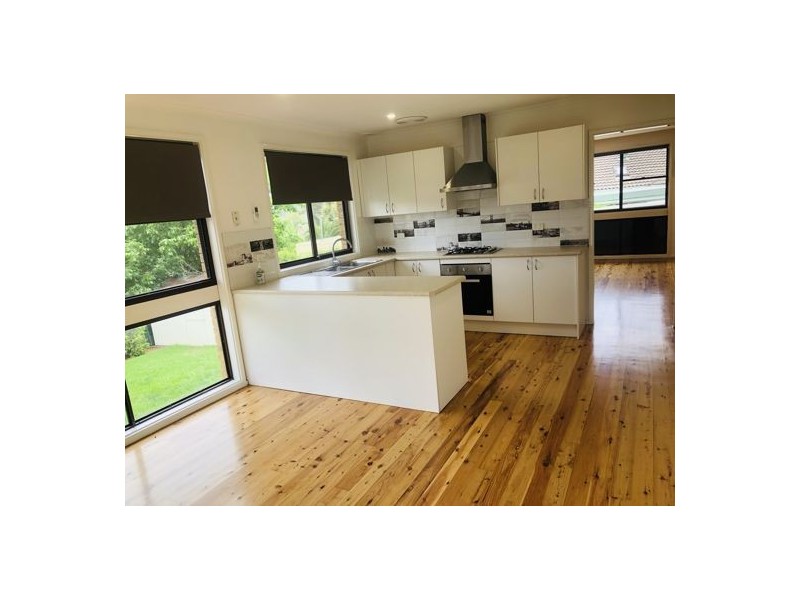 8 Elk Place, Cranebrook NSW 2749