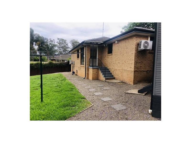 8 Elk Place, Cranebrook NSW 2749