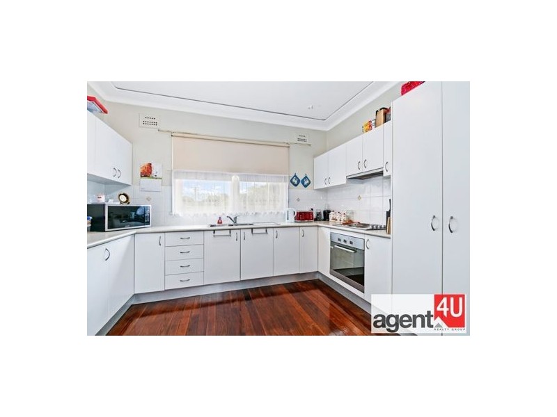 31 & 31A Deborah Crescent, Cambridge Park NSW 2747