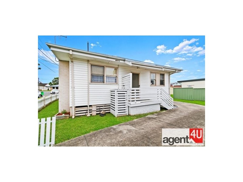 31 & 31A Deborah Crescent, Cambridge Park NSW 2747