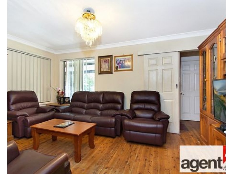 15 Dent Street, Jamisontown NSW 2750