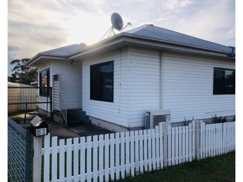 31 Deborah Cres, Cambridge Park NSW 2747