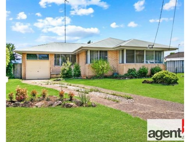 4 Perritt Place, South Penrith NSW 2750