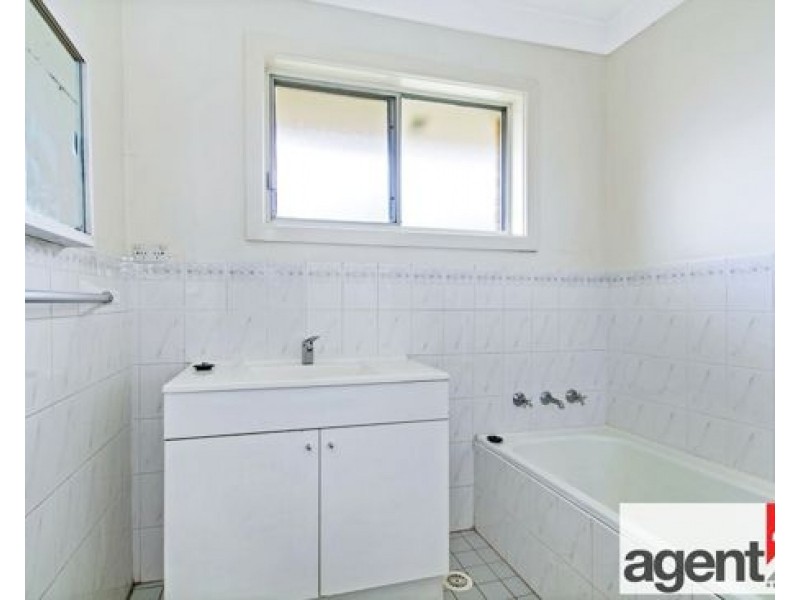 4 Perritt Place, South Penrith NSW 2750