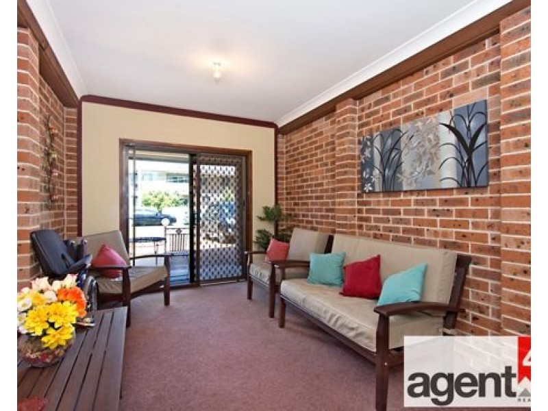 2/17 Dent Street, Jamisontown NSW 2750