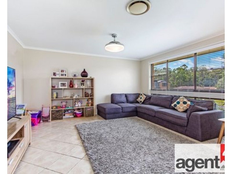 7 Settlers Glen, Werrington Downs NSW 2747