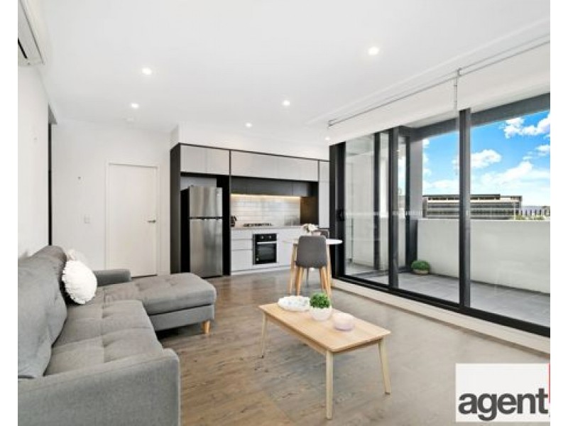 702/81A Lord Sheffield Cct, Penrith NSW 2750