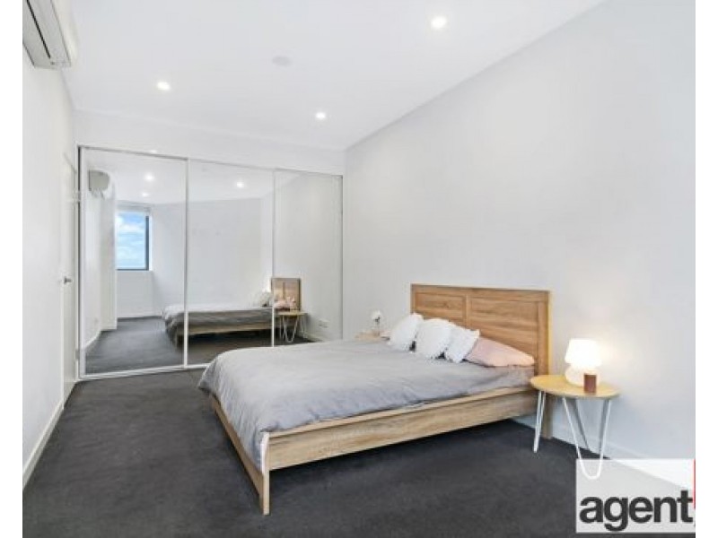 702/81A Lord Sheffield Cct, Penrith NSW 2750