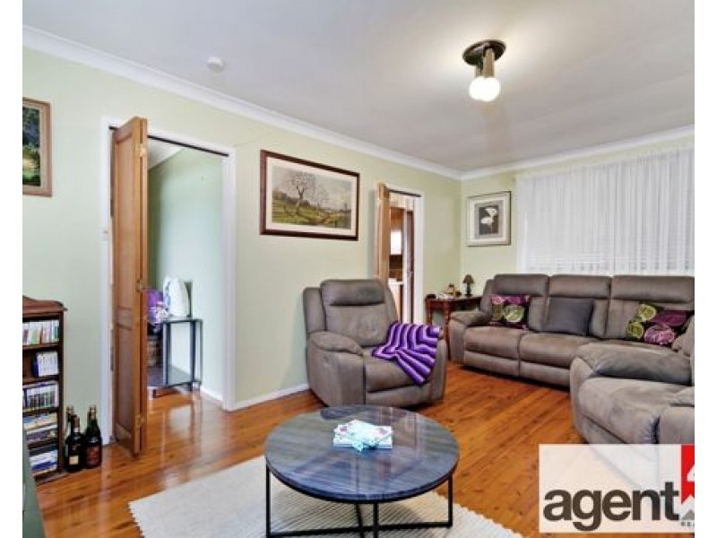89 College Street, Cambridge Park NSW 2747