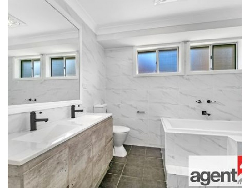 3 Valleyview Crescent, Werrington Downs NSW 2747