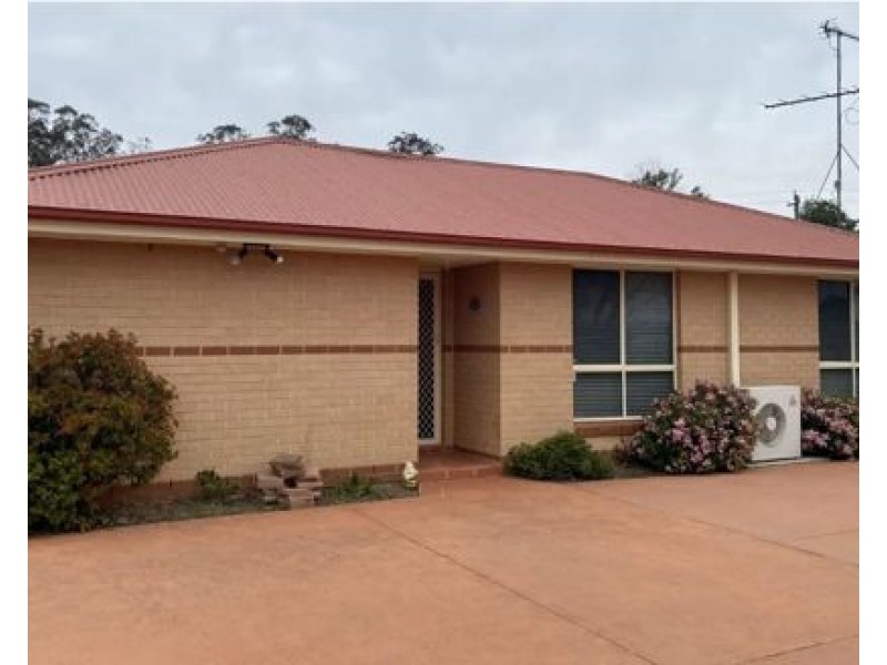 Flat 2/32 Willowdene Avenue, Luddenham NSW 2745