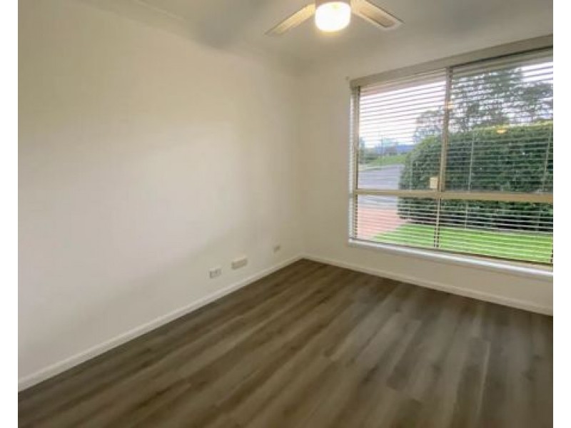 Flat 2/32 Willowdene Avenue, Luddenham NSW 2745