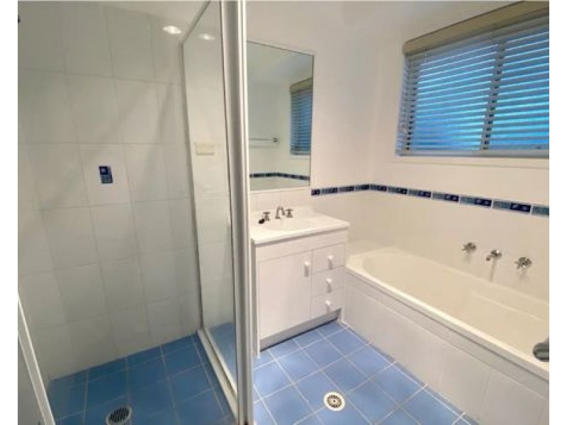 Flat 2/32 Willowdene Avenue, Luddenham NSW 2745