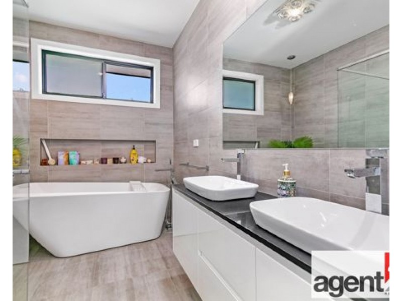 28 Galloway Road, Glenmore Park NSW 2745