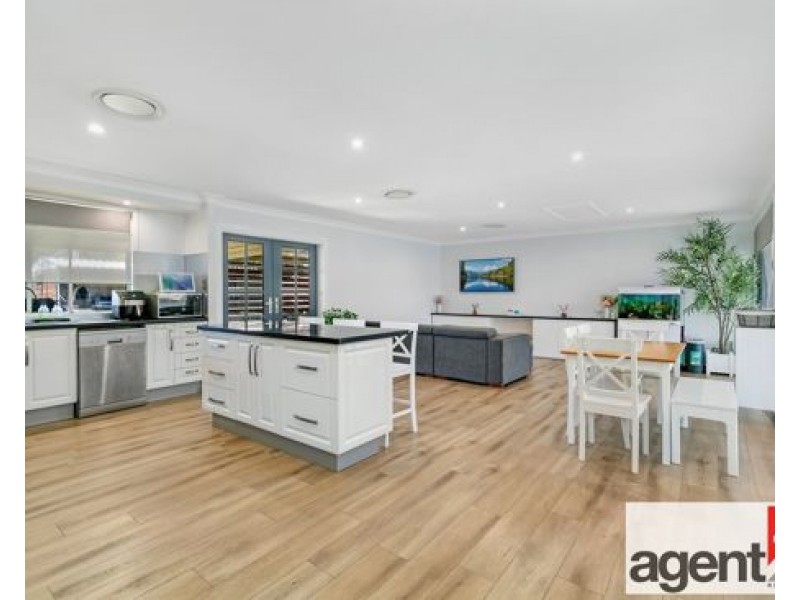 4 Chausson Place, Cranebrook NSW 2749