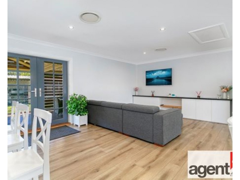 4 Chausson Place, Cranebrook NSW 2749