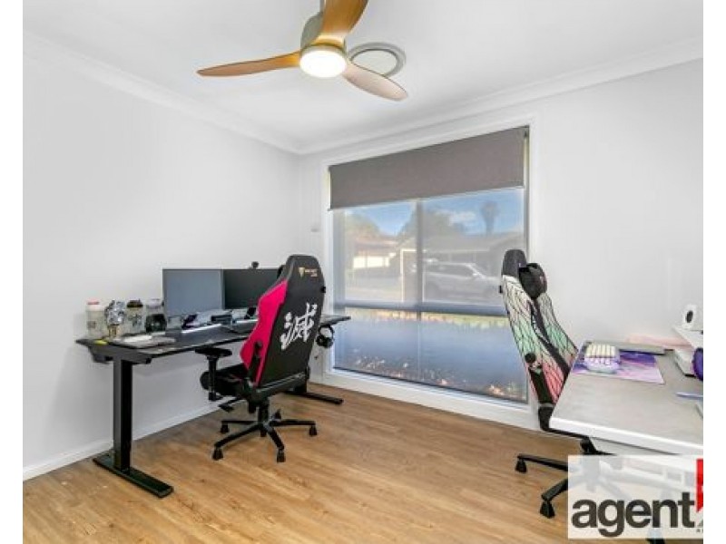 4 Chausson Place, Cranebrook NSW 2749