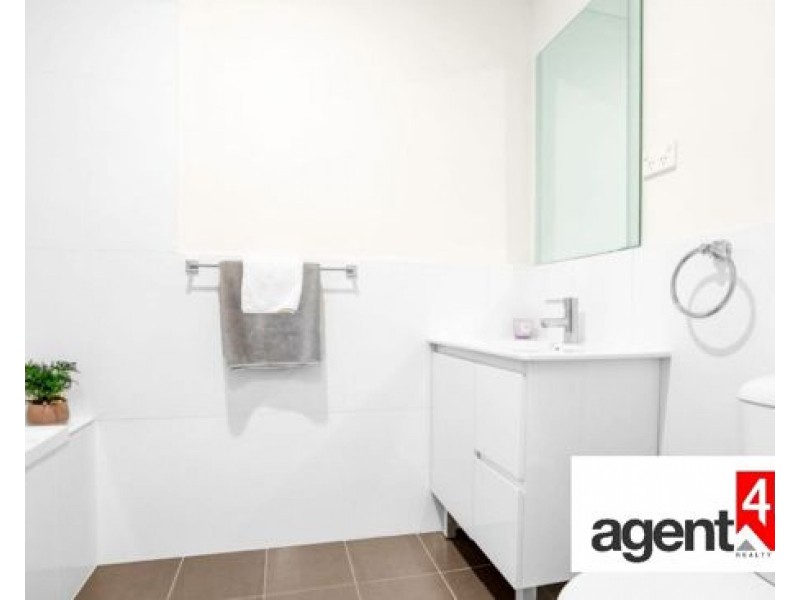 2/33 Saddington Street, St Marys NSW 2760