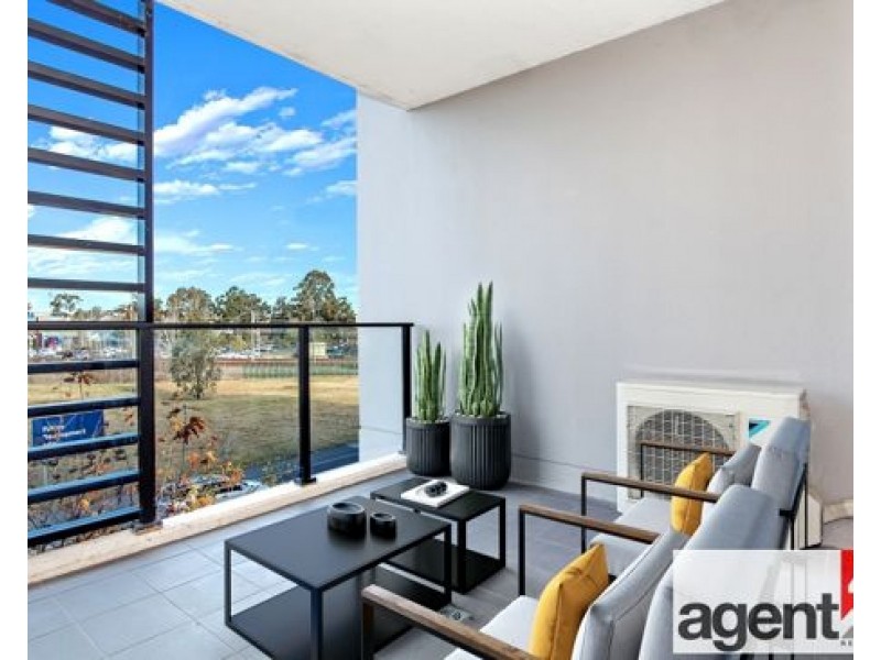 302/81B Lord Sheffield Circuit, Penrith NSW 2750