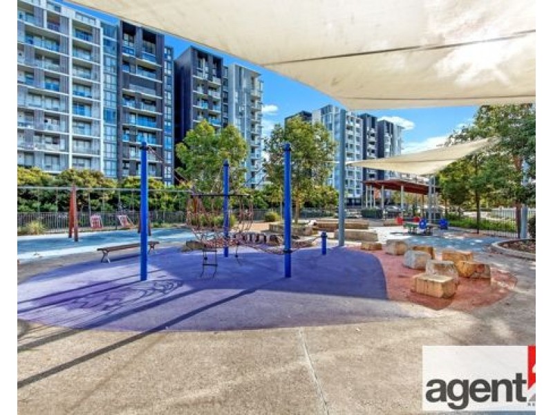 302/81B Lord Sheffield Circuit, Penrith NSW 2750