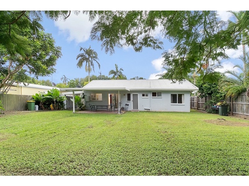 15 Caribbean Street, Holloways Beach QLD 4878